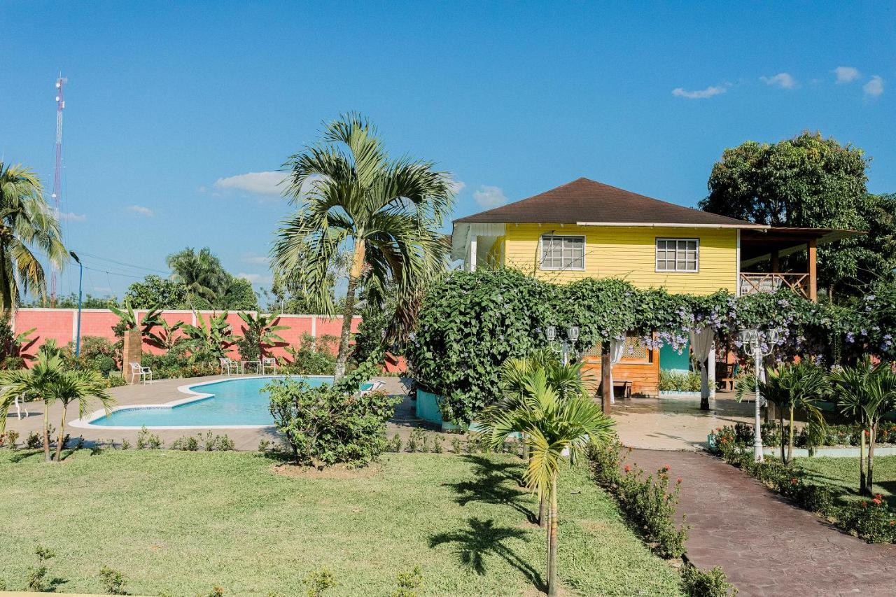 Rancho Guacamayos Hotel & Restaurantes Bonao Exterior photo