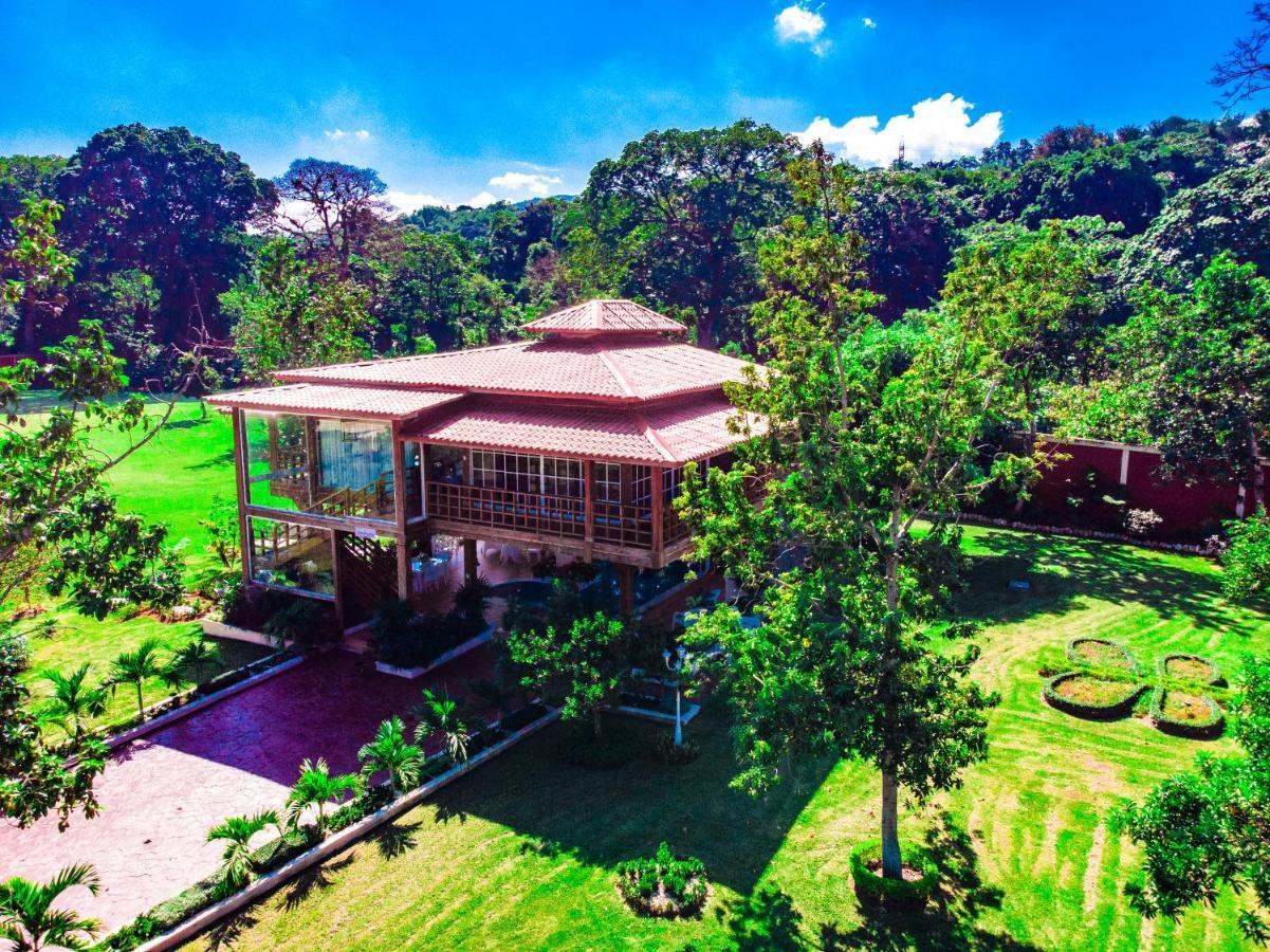 Rancho Guacamayos Hotel & Restaurantes Bonao Exterior photo