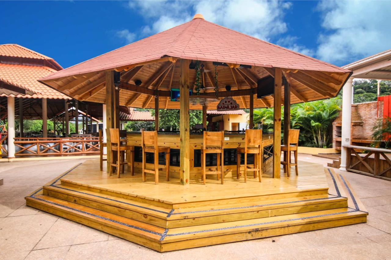 Rancho Guacamayos Hotel & Restaurantes Bonao Exterior photo